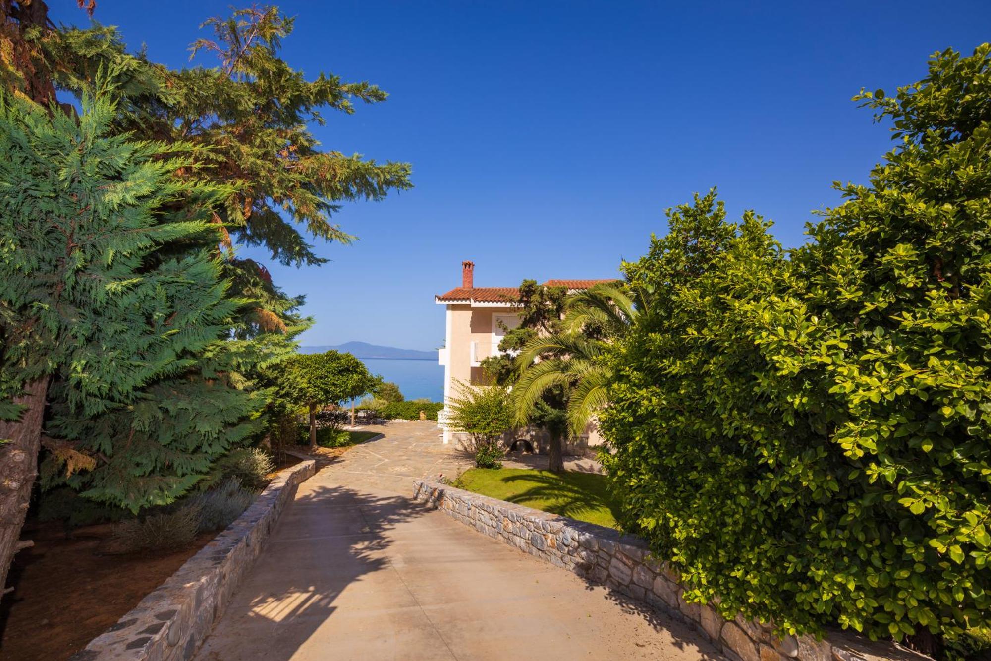 Messinian Blue Seaside Villa Kalamata Exterior photo